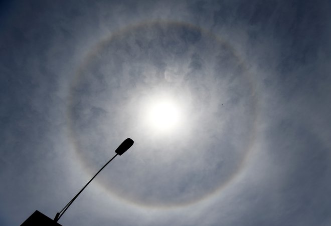 Globalno segrevanje bi reševali z omejitvijo sončne svetlobe. FOTO: William WEST / AFP