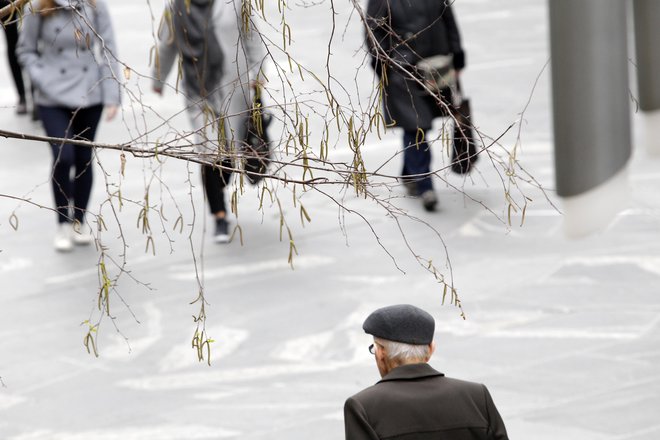 Tisti z najnižjimi pokojninami bodo januarja prejeli solidarnostni dodatek. FOTO: Mavric Pivk, Delo