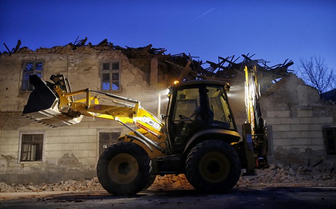 Posledice potresa v Petrinji. FOTO: Blaž Samec