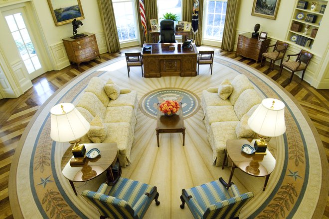 Donald in Melania Trump sta zapustila Washington. FOTO: Jonathan Ernst, Reuters