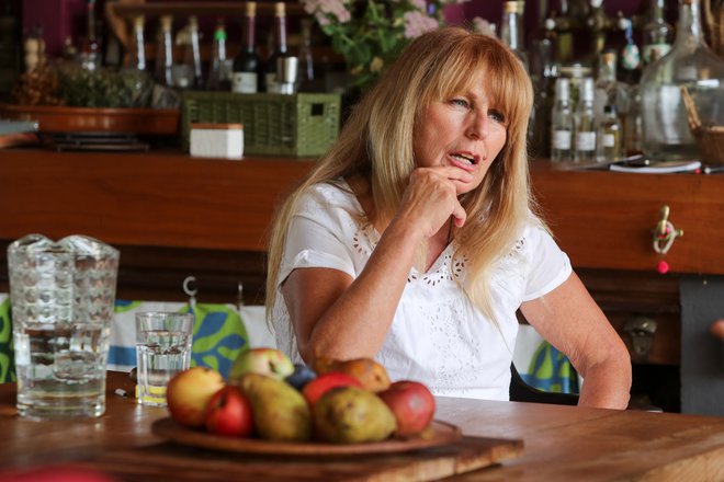 &quot;Ker so bili profesorji nedotakljivi bogovi, smo vse to sprejemali tiho, s sklonjeno glavo,&quot; se spominja igralka Zvezdana Mlakar. Foto: Marko Feist