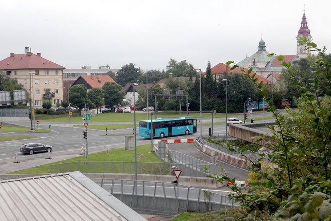 Šentviški priključek zaradi nedokončanega uvoza in izvoza proti središču Ljubljane še ni povsem funkcionalen. Foto Mavric Pivk