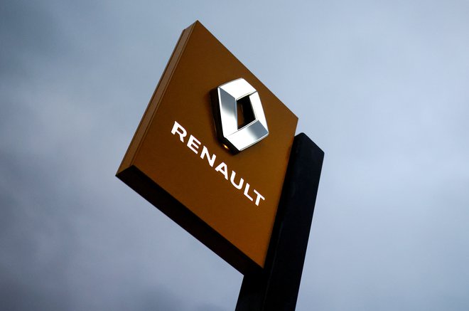 Renault ima za seboj težko leto, v 2020. so imeli 8 milijard evrov izgube. FOTO: Stephane Mahe / Reuters