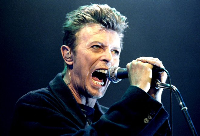 Leta 2016 umrli angleški glasbenik David Bowie bo najbrž dobil svojo ulico, ki se bo pisana v cirilici in po makedonsko imenovala Bouvi Dejvid. Foto Leonhard Foeger/Reuters