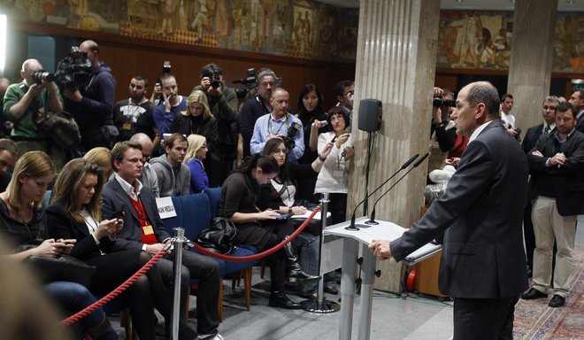 Zaradi napadov Janeza Janše na novinarje, ki o njem poročajo kritično, so zaskrbljeni evropski poslanci. FOTO: Samec Blaž/Delo