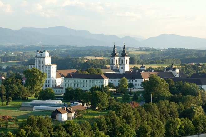 Samostan Kremsmünster s sedemnadstropnim naravoslovnim muzejem, ki je bil zgrajen okoli leta 1750 kot astronomska opazovalnica. FOTO: promocijsko gradivo