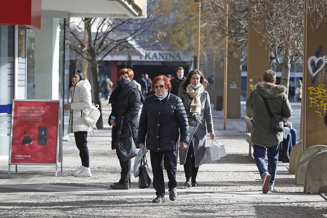 Sindikati opozarjajo, da je iz sklada izključena aktivna populacija torej bodoči upokojenci. Foto Leon Vidic/Delo