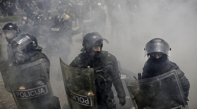 Se minister za notranje zadeve vmešava v policijske postopke? FOTO: Blaž Samec/Delo