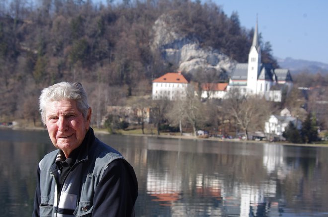 Mirko Vovk, sto in ena zgodba 90-letnega življenja. FOTO: Grega Kališnik
