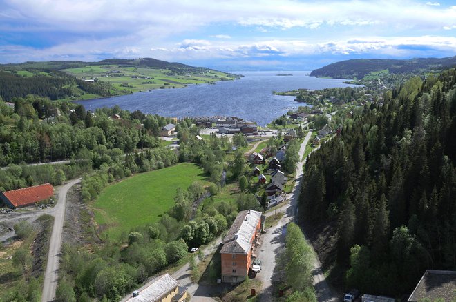 Med najbolj priljubljenimi Ikejinimi posteljami je Malm, ki se imenuje po majhnem obmorskem kraju z le nekaj več kot 1200 prebivalci v osrednji administrativni regiji Trøndelag na Norveškem. Fotografije wikipedija