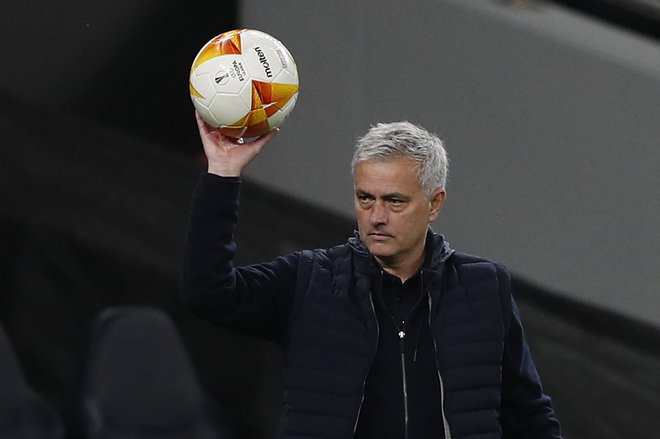 Jose Mourinho bo lovil lovoriko v evropski ligi na klopi Tottenhama. FOTO: Adrian Dennis/AFP