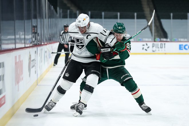 Anže Kopitar (levo) ni mogel preprečiti novega poraza Kraljev. FOTO: David Berding/Usa Today Sports