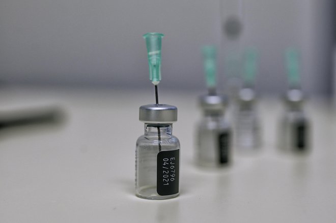Da smo prej kot v enem letu dobili cepivo za nov virus, je preseglo vsa pričakovanja. FOTO: Blaž Samec/Delo