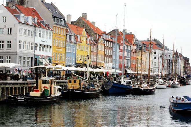 Danski København je dober zgled pametnega mesta; kupilo je platformo, na kateri loklalni startupi razvijajo pametne rešitve za specifične lokalne potrebe. Mesto je živi laboratorij. FOTO: Igor Modic/Delo