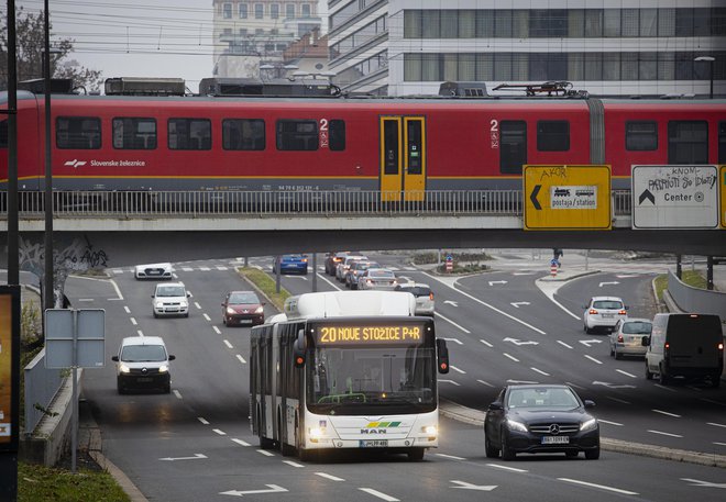 Digitalizacija je vpeta v strategije razvoja mest, saj ponuja rešitve na področju transporta, energetike, okolja, varnosti in družbe. FOTO: Jože Suhadolnik/Delo