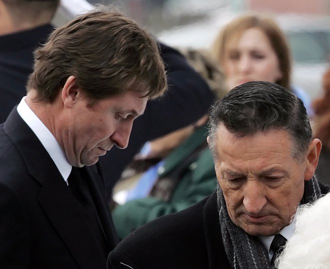 Wayne Gretzky z očetom Walterjem. FOTO: JP Moczulski/Reuters