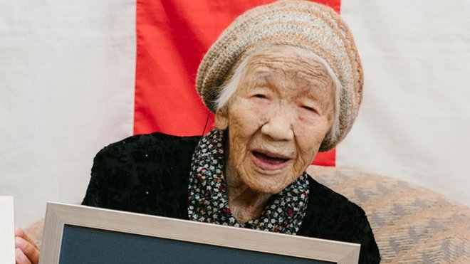 Leta 2019 je Guinnessova knjiga rekordov Tanako potrdila kot najstarejšo živečo osebo na svetu, potem ko je pri 122 letih umrla Francozinja Jeanne Calment. FOTO: Reuters
