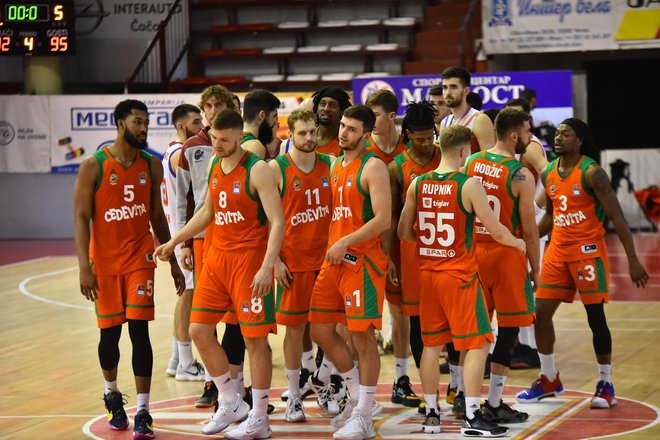 Cedevita Olimpija je v Čačku zanesljivo nadaljevala letošnji niz zmag v regionalni ligi. FOTO: Duško Radišić/ABA