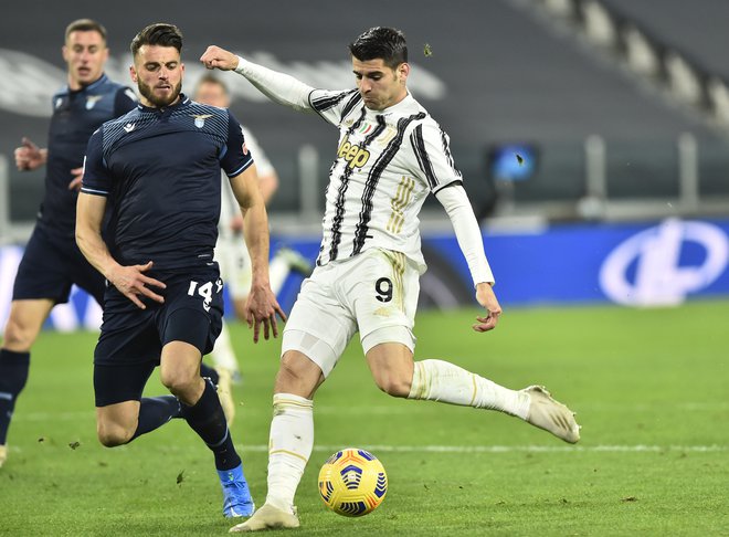 Alvaro Morata je bil z dvema goloma v drugem polčasu odločilni mož pri zmagi Juventusa proti Laziu. FOTO: Massimo Pinca/Reuters