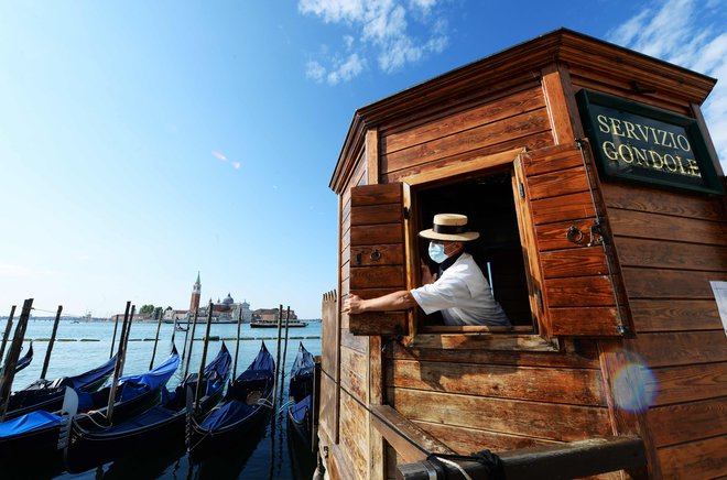 Precej drugačne so danes Benetke kot v času, ko jih je raziskoval francoski pisatelj. FOTO: Andrea Pattaro/AFP