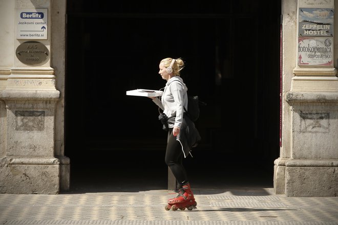 Mesto v času koronavirusne bolezni. FOTO: Jure Eržen/Delo