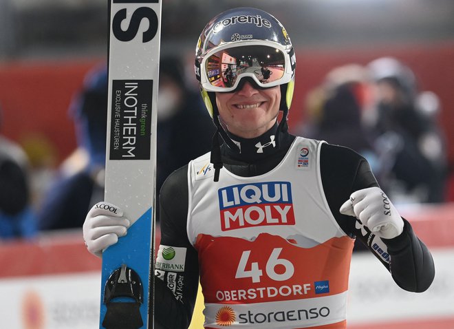 Anže Lanišek želi do planiškega praznika pustiti za seboj tudi bolečine v hrbtu. FOTO: Christof Stache Afp