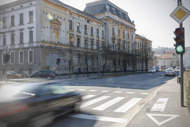 Kdaj bo v nekdanji avstro-ogrski kasarni zaživel Muzej slovenske osamosvojitve, je še prezgodaj napovedati, vsekakor pa bo dobrodošla obnova monumentalne stavbe. FOTO Uroš Hočevar