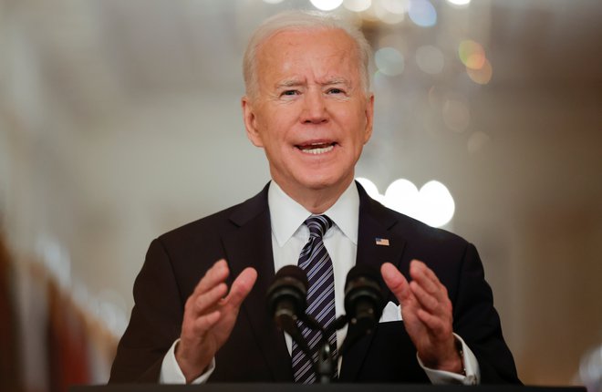 V svojem prvem televizijskem nagovoru je novi ameriški predsednik Joe Biden obljubil hitro cepljenje vsega prebivalstva. FOTO: Tom Brenner/Reuters