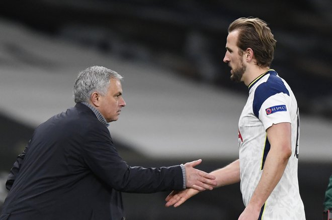 Tottenhamov trener Jose Mourinho je bil temeljit pri pripravi za prvi dvoboj osmine finala v evropski ligi proti Dinamu, Harry Kane pa izjemen. FOTO: Toby Melville/Reuters