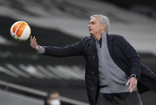 Jose Mourinho bo naslednji teden gostoval v Zagrebu na povratni tekme evropske lige z Dinamom. FOTO: Toby Melville/Reuters