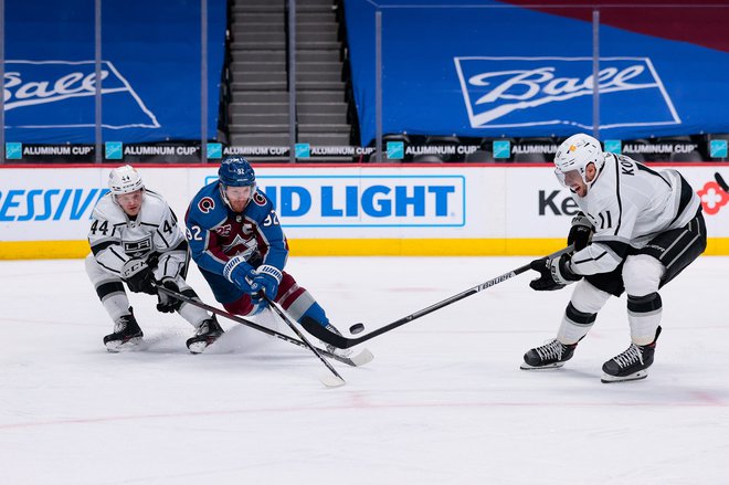 Anže Kopitar (11) je z LA Kings v Denverju ostal praznih rok, a je za uteho dosegel vsaj točko za podajo za edini gol Kalifornijcev. FOTO: Isaiah J. Downing/Usa Today Sports