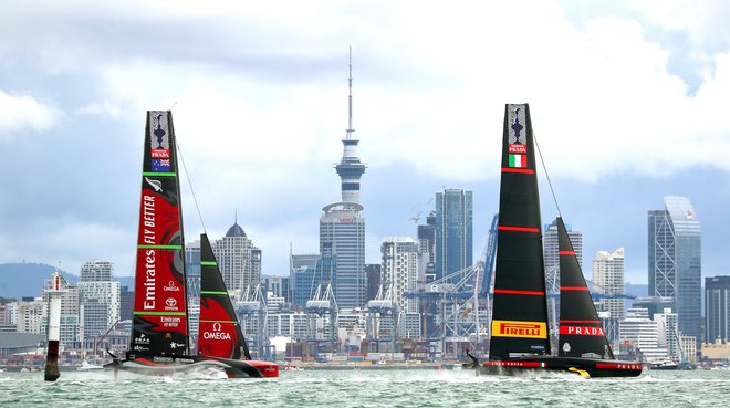 Ekipa Nove Zelandije je v odličnem položaju za zmago. FOTO: Simon Watts/Reuters