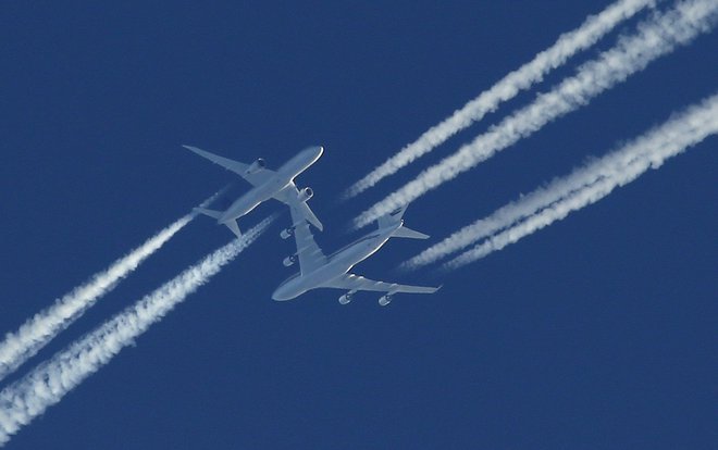 Bo letalski promet z novim biogorivom postal bolj zelen? FOTO: Darrin Zammit Lupi/Reuters