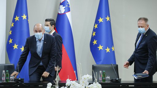 Premier Janša bo v drugem letu mandata od svojih koalicijskih partnerjev zahteval še večjo disciplino. FOTO: Jože Suhadolnik/Delo