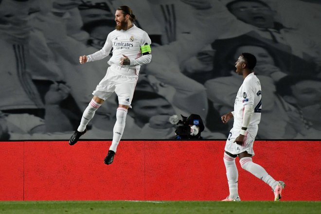 Kapetana Reala Sergio Ramos je zadel z bele točke. FOTO: Pierre-philippe Marcou/AFP