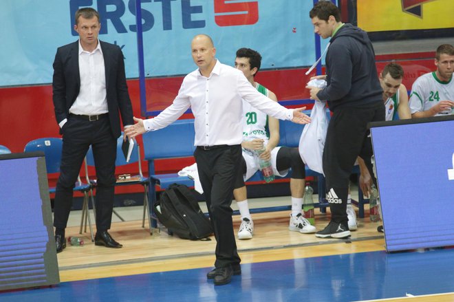Vladimir Anzulović se je moral posloviti, nasledil ga je Dalibor Damjanović (levo). FOTO: ABA