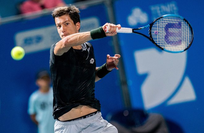 Aljaž Bedene ni bil kos Japoncu. FOTO: Vid Ponikvar/Sportida