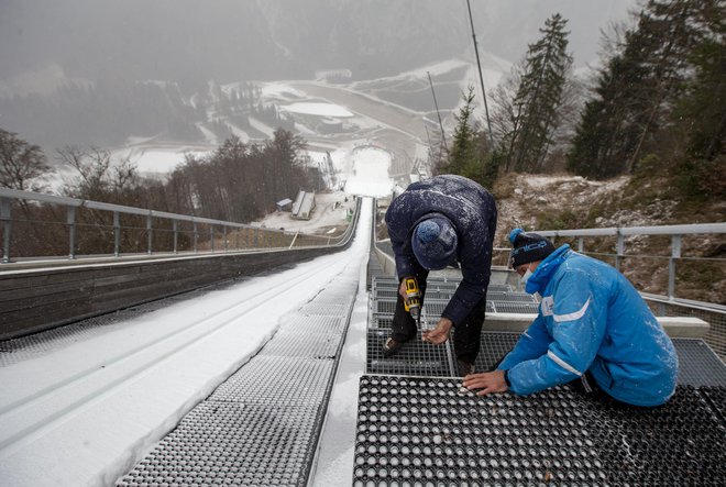 Zaletna smučina na letalnici bratov Gorišek je tako rekoč že nared za veliki finale svetovnega pokala 2020/21. FOTO: Matej Družnik/Delo