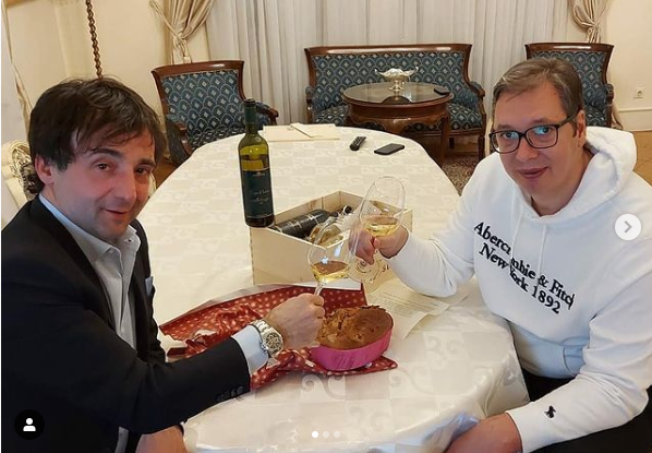 Slovenski chef in častni konzul Srbije Tomaž Kavčič ter srbski predsednik Aleksandar Vučić sta nazdravila z malvazijo.