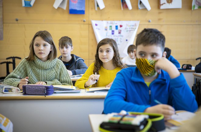 Prvi bodo nacionalno preverjanje znanja pisali tretješolci, in sicer že konec marca. FOTO: Jože Suhadolnik/Delo