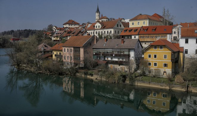 Tudi Novo mesto je s svojim lepo urejenim osrednjim trgom vredno nedeljskega izleta. FOTO: Blaž Samec