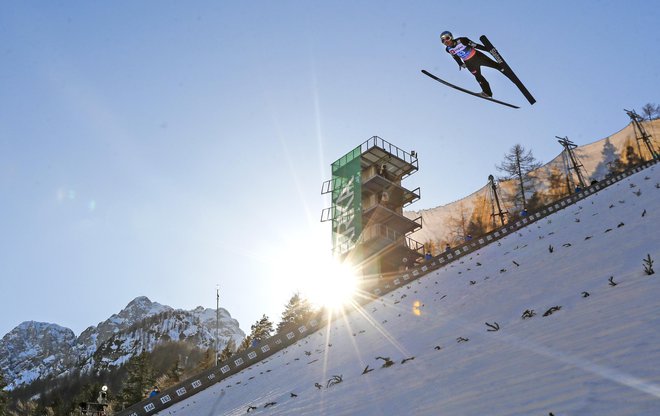 Anže Lanišek je s sedmim mestom v kvalifikacijah dobil novo potrditev vrhunske pripravljenosti, kar mu daje zagon za preostale preizkušnje v Planici. FOTO: Matej Družnik