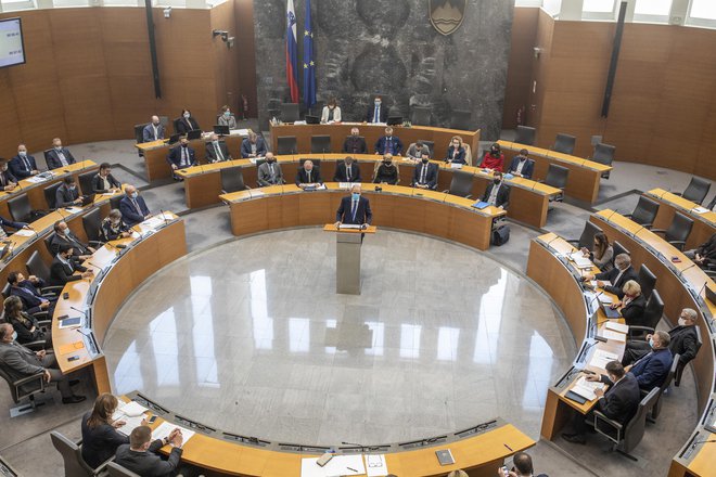 Državni zbor je sprejel spremembe Zakona o izvrševanju proračuna za leti 2021 in 2022, ki bodo začele veljati dan po objavi v Uradnem listu. FOTO: Voranc Vogel/Delo
