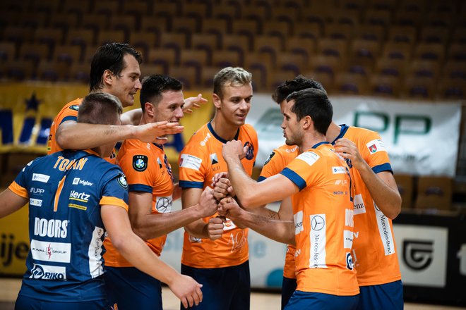 Odbojkarji ACH Volleyja so se lahko veselili pomembne zmage za uvod finala državnega prvenstva. FOTO: ACH Volley/facebook