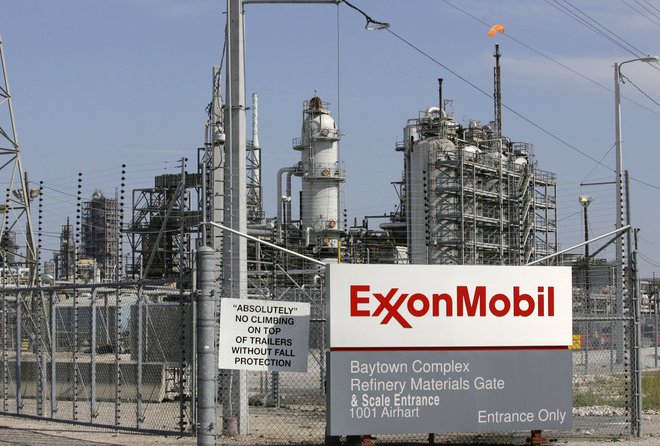 Z nakupom pri ExxonMobilu Petrol širi nakupno bazo.<br />
Foto Jessica Rinaldi/Reuters