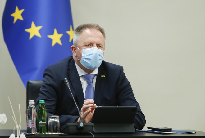 Zdravko Počivalšek se bo z ministrstva mogoče preselil v parlament. Foto Jože Suhadolnik