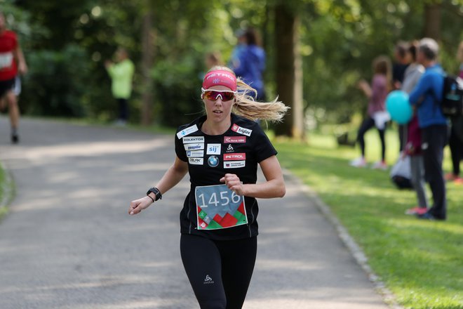 Tekači, ki redno tečejo že več let, a tečejo bolj počasi, se lahko lotijo katere koli razdalje, tudi maratona. FOTO: Leon Vidic/Delo