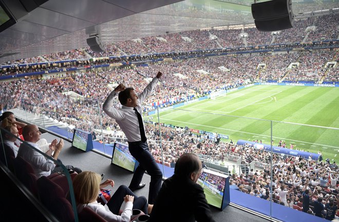 Phillip Lahm je prepričan, da evropski nogomet ne kotira zaman daleč pred vsemi, kot je bilo to leta 2018 na svetovnem prvenstvu v Rusiji, ki ga je dobila Francija in takole razveselila francoskega predsednika Macrona. FOTO: Alexei Nikolsky/Reuters