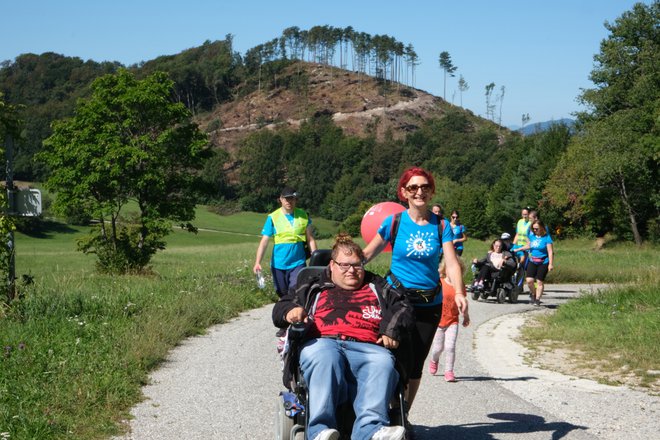 Akcija GOGO krepi aktivno vlogo gibalno oviranih in drugih oseb s posebnimi potrebami in preprečuje osamljenost, izključenost, apatičnost in telesno nedejavnost. FOTO: arhiv PIN OPP