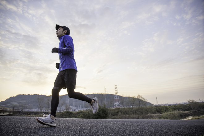 Izmenjavanje teka in hoje je za tekače začetnike najbolj smiselna oblika treninga. FOTO: Shutterstock